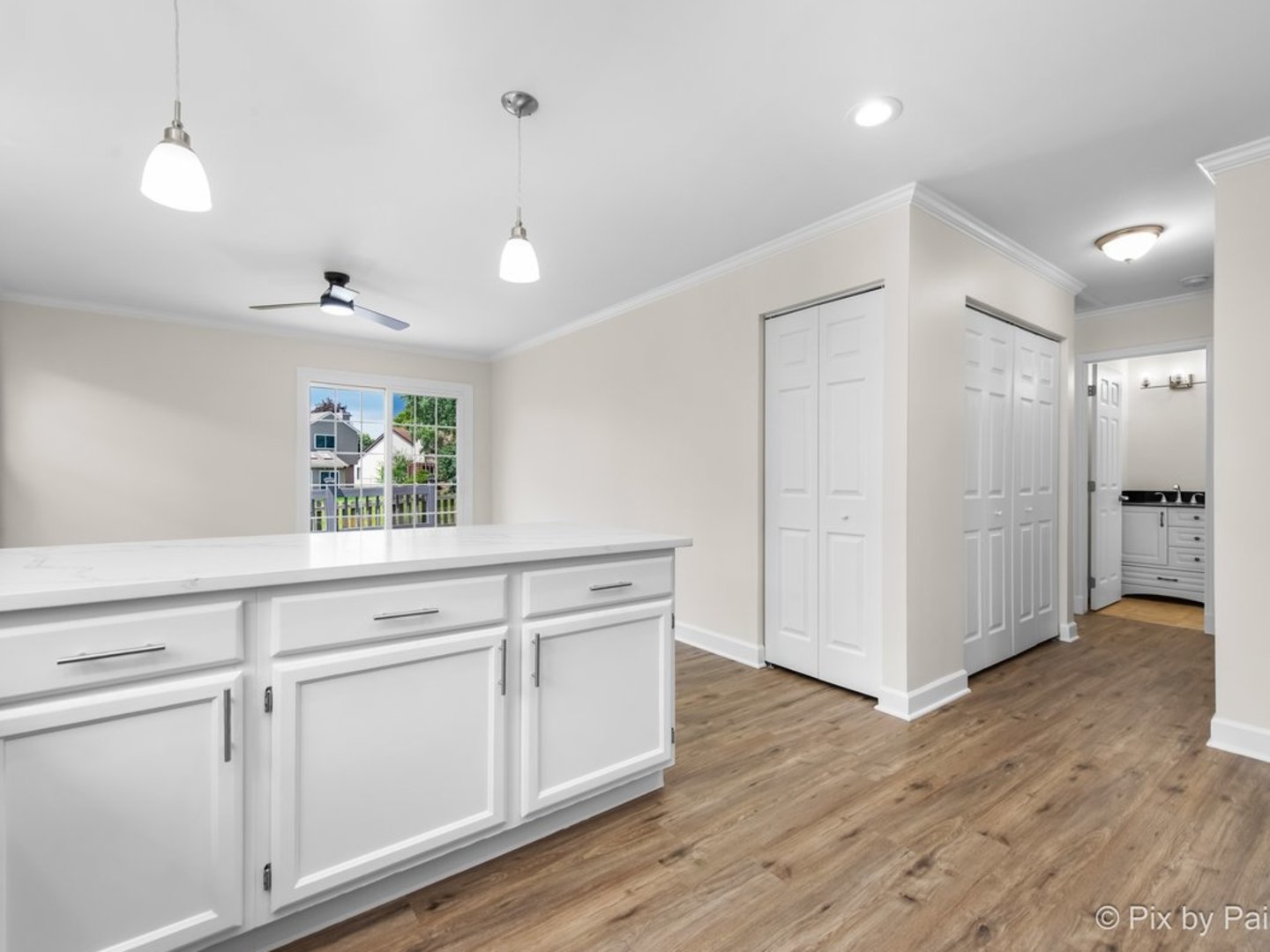 2460 Concord Drive, Woodridge, IL 60517