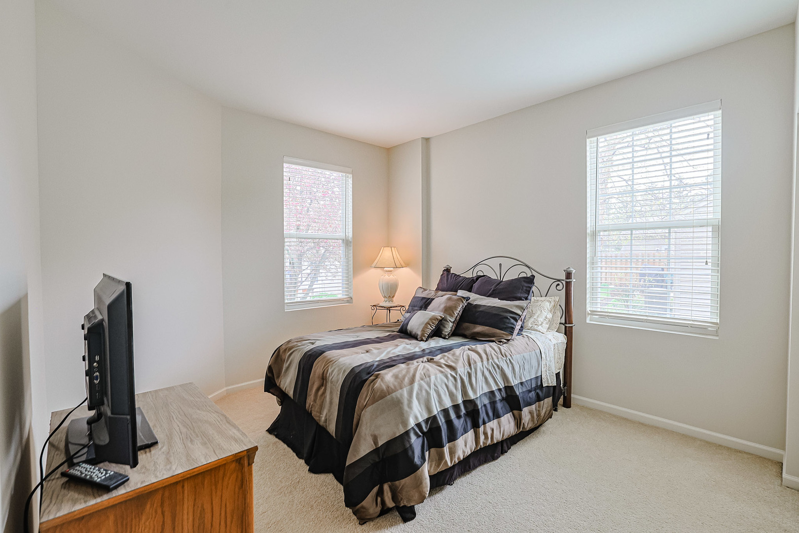 108 W Essington Drive #108, Round Lake, IL 60073