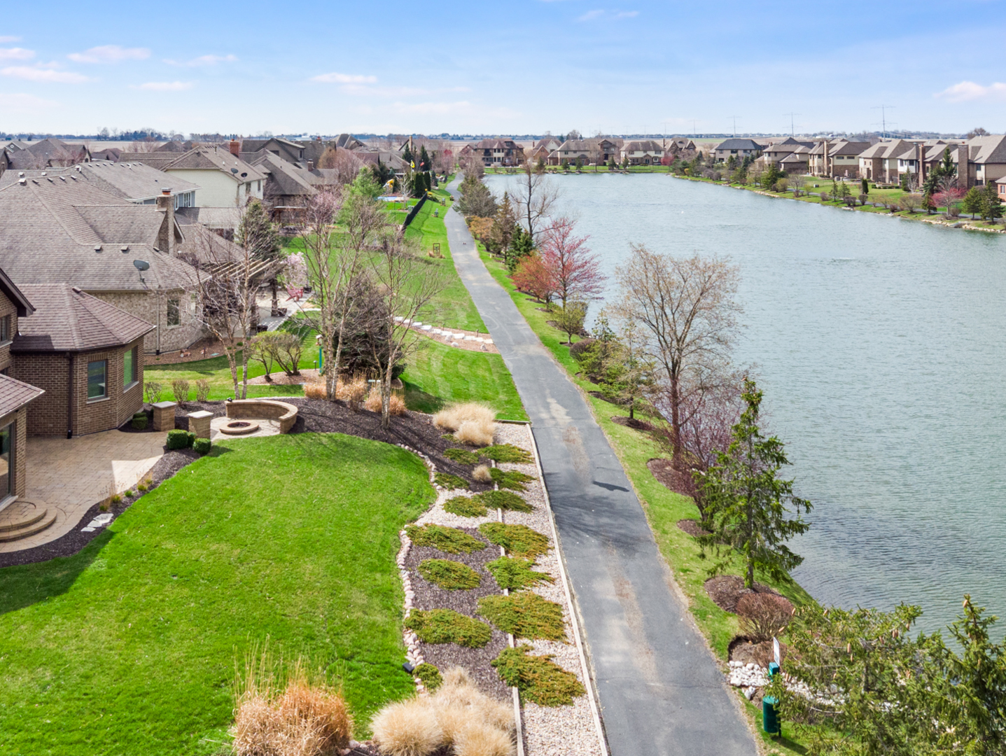 2051 Edgeview Drive, New Lenox, IL 60451