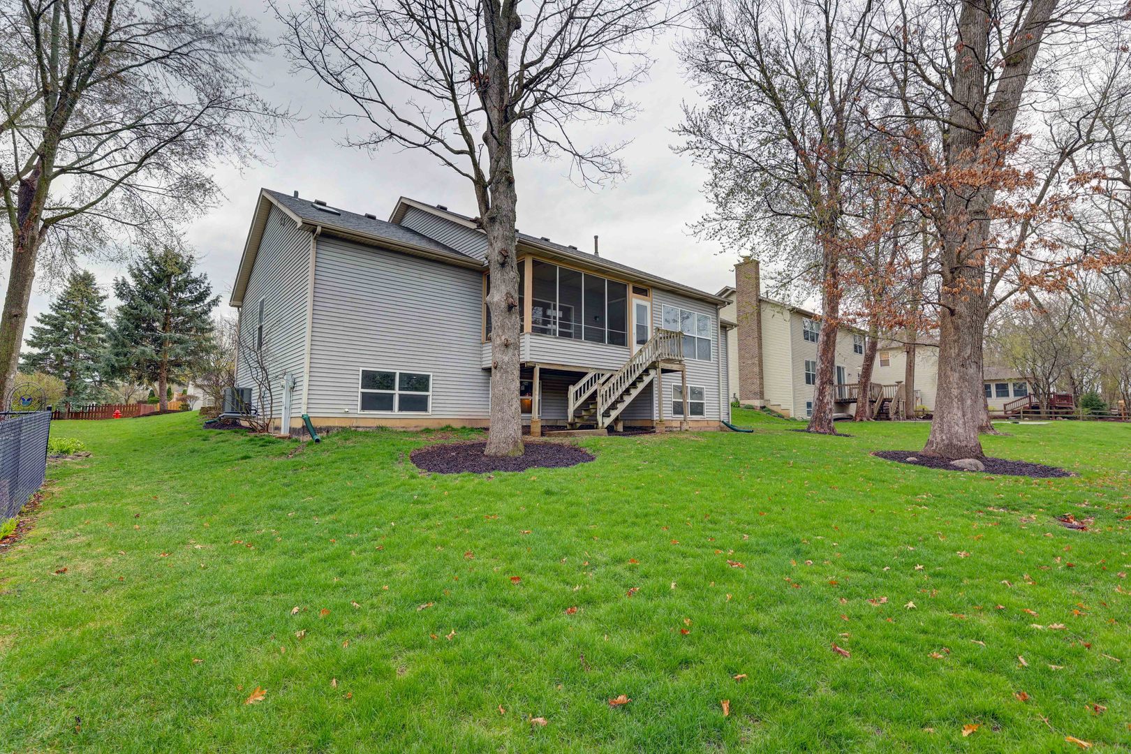 3206 Chestnut Drive, McHenry, IL 60051