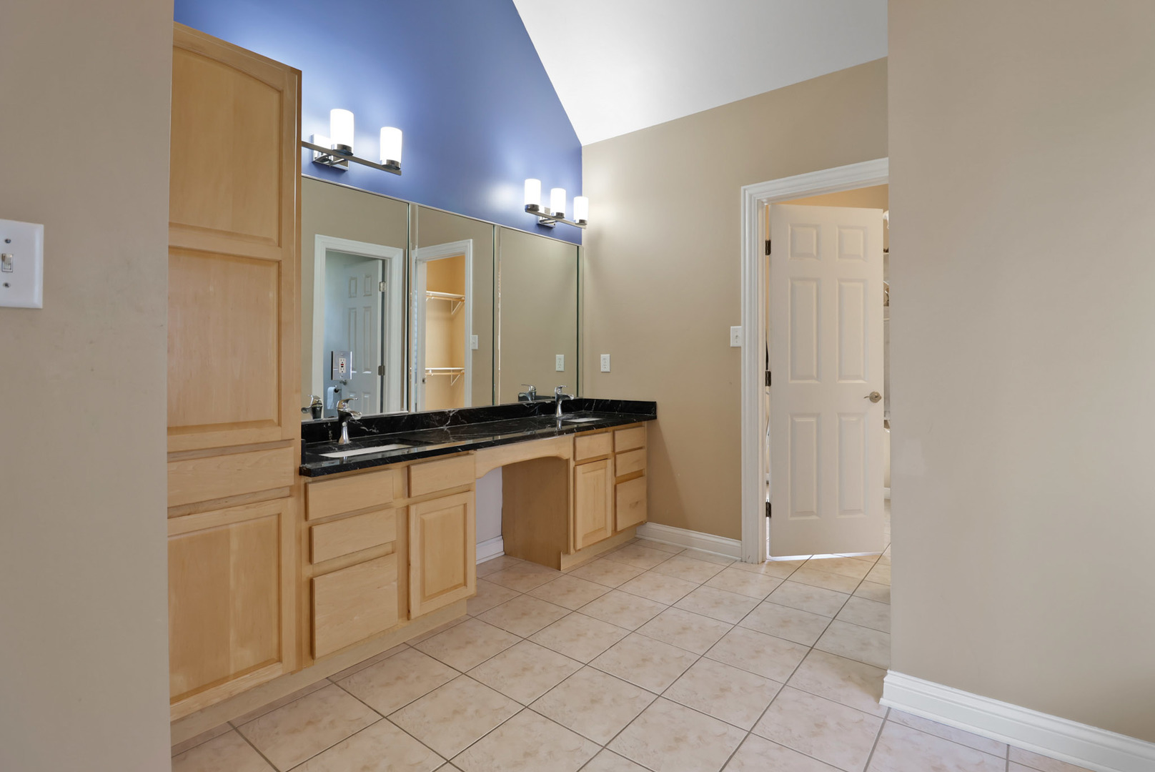 8910 Doubletree Drive, Crown Point, IN 46307