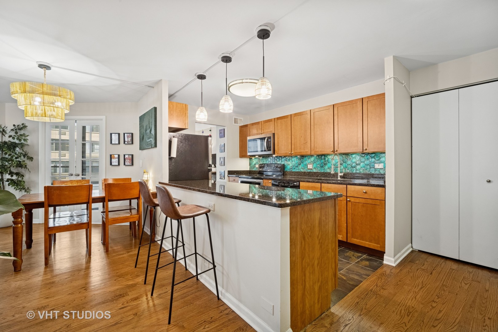 222 E Pearson Street #409, Chicago, IL 60611