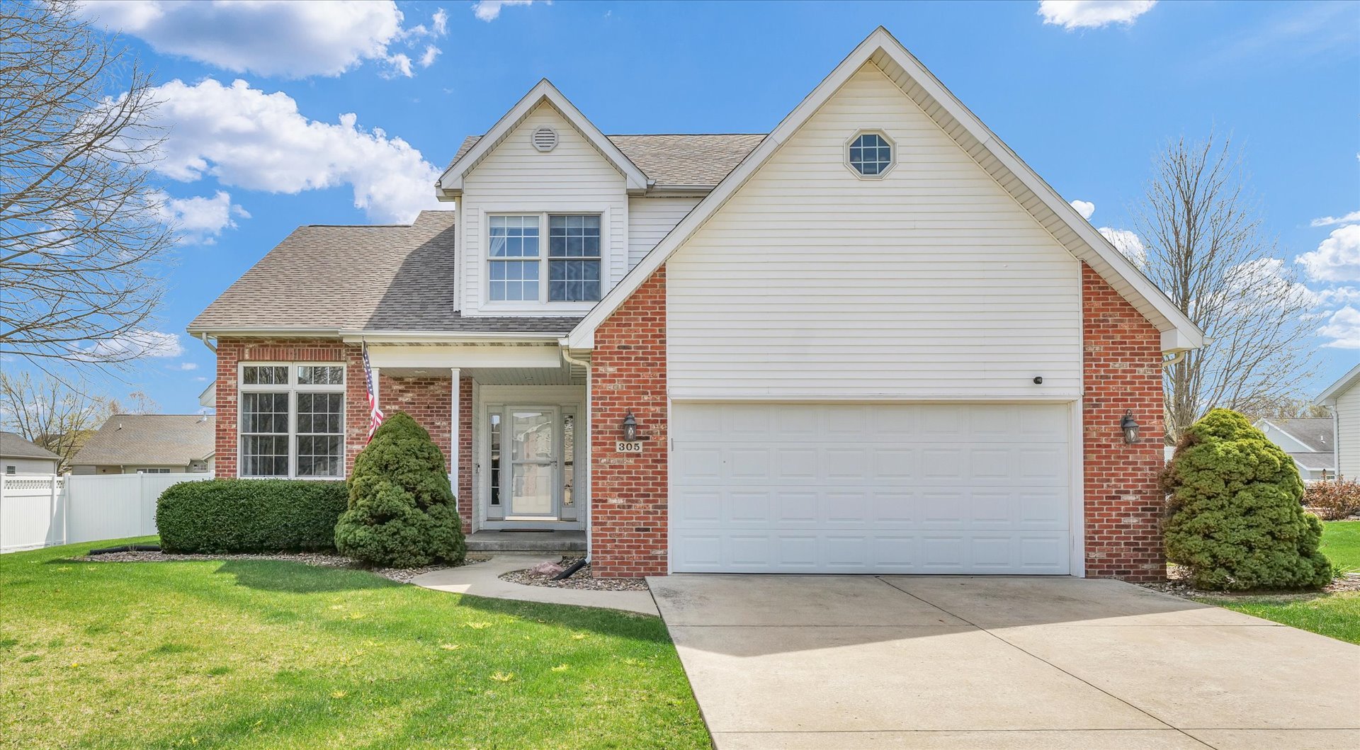 305 Prairieview Drive, Hudson, IL 61748