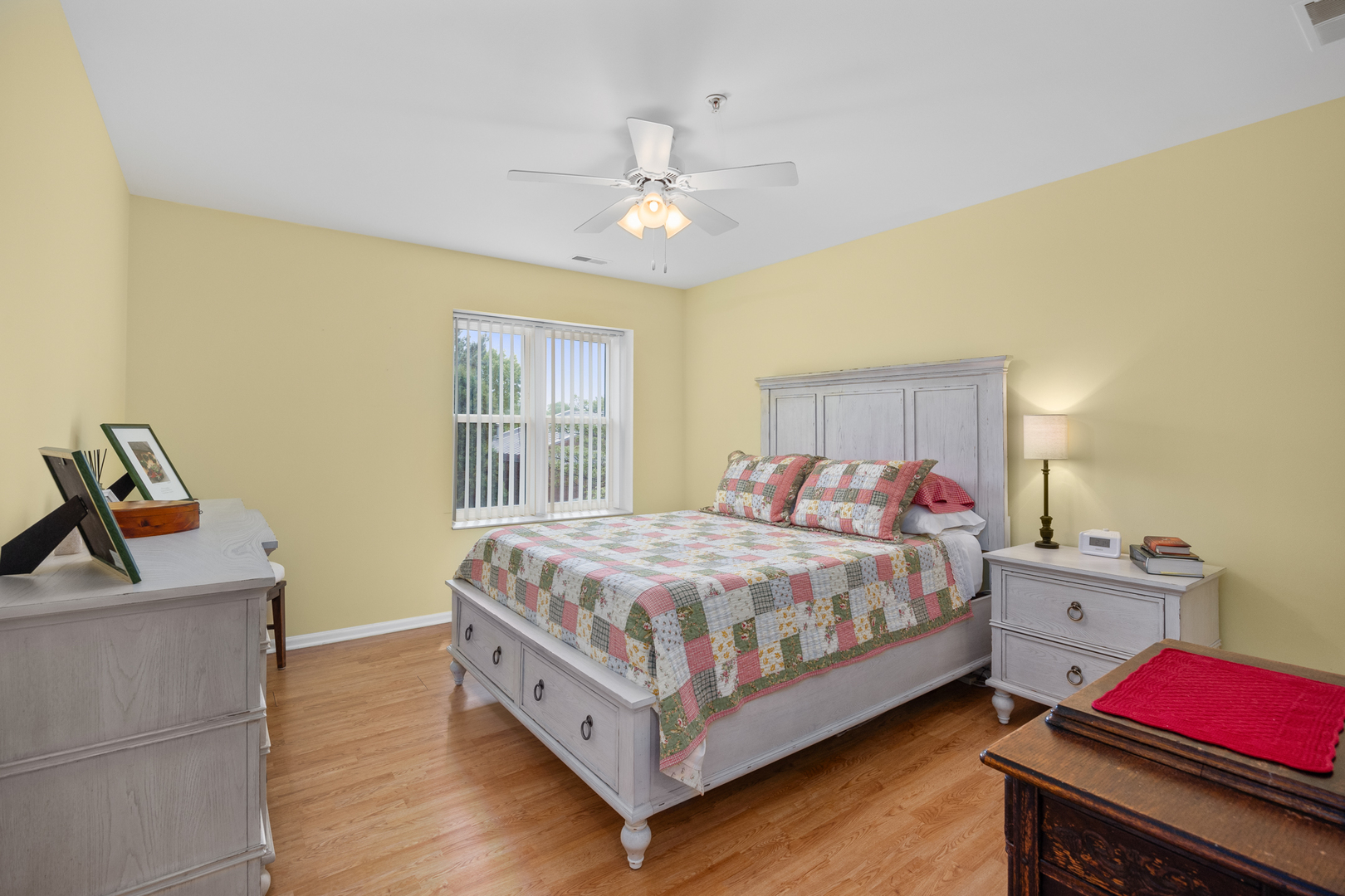 17 E Hattendorf Avenue #205, Roselle, IL 60172