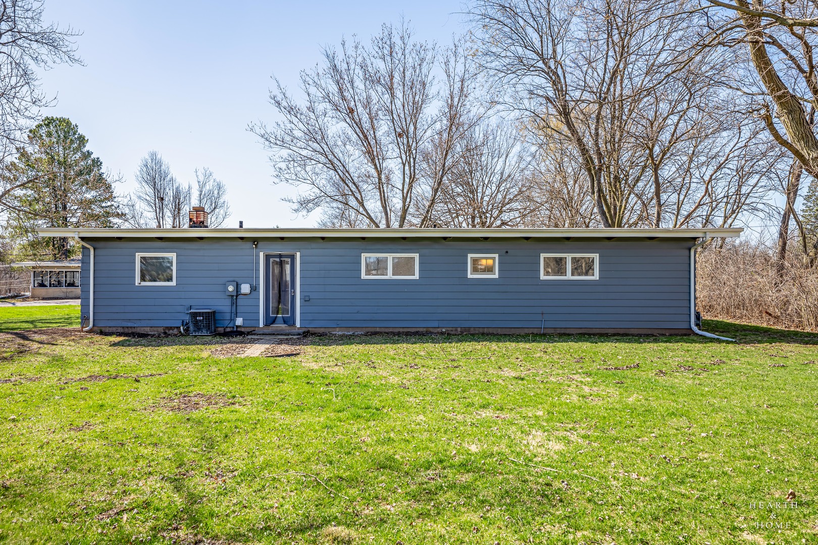 1716 W Main Street, Sleepy Hollow, IL 60118