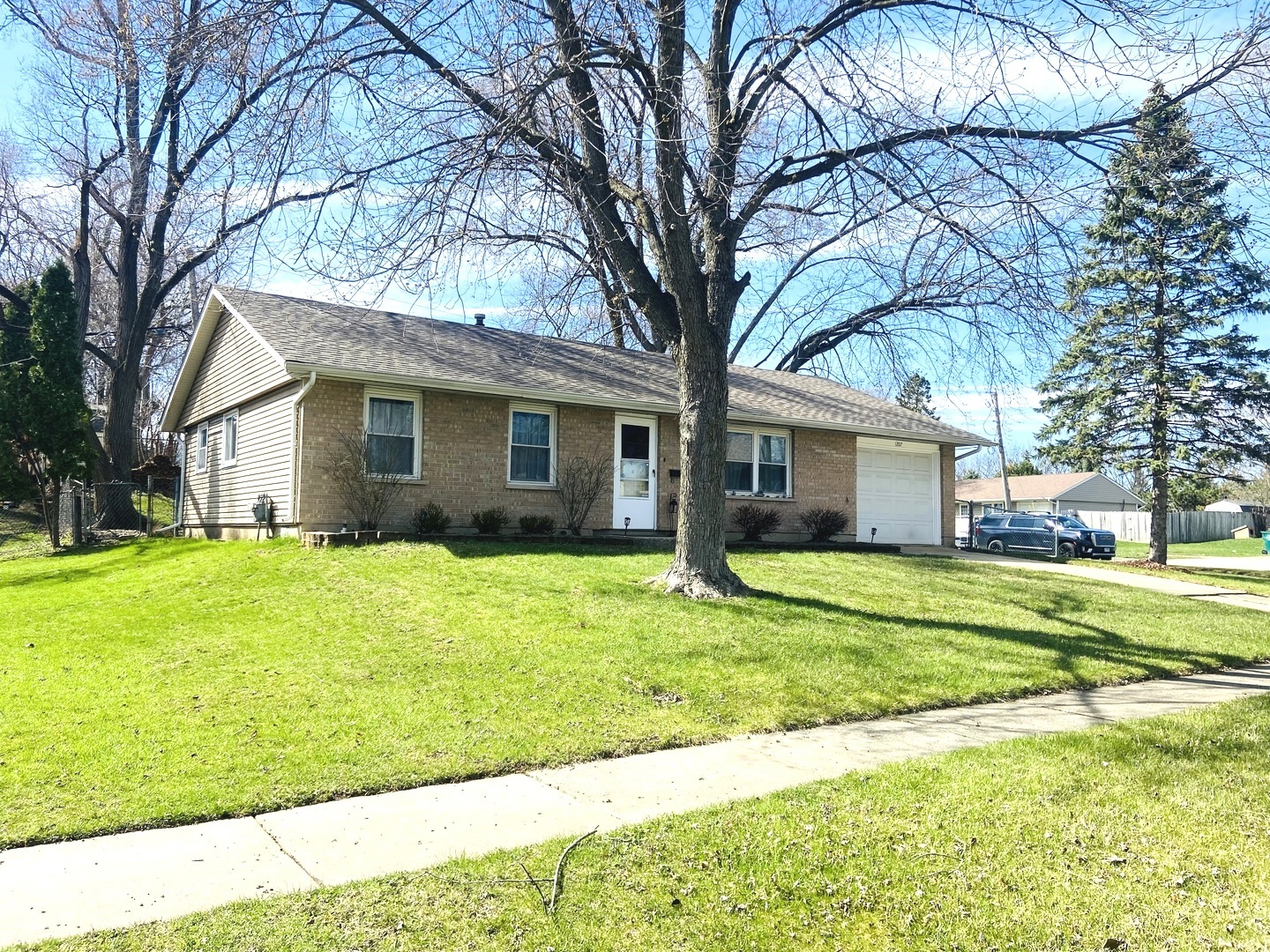 1207 Nippert Drive, Streamwood, IL 60107