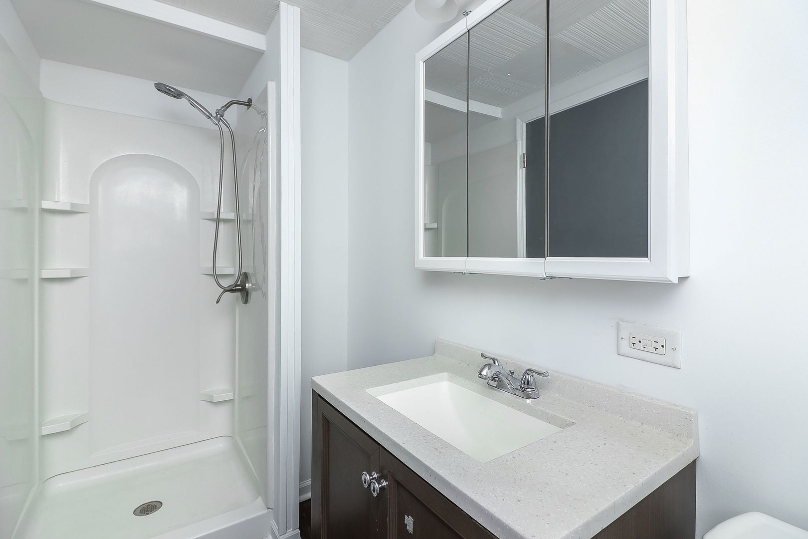 115 N 3rd Avenue, Villa Park, IL 60181
