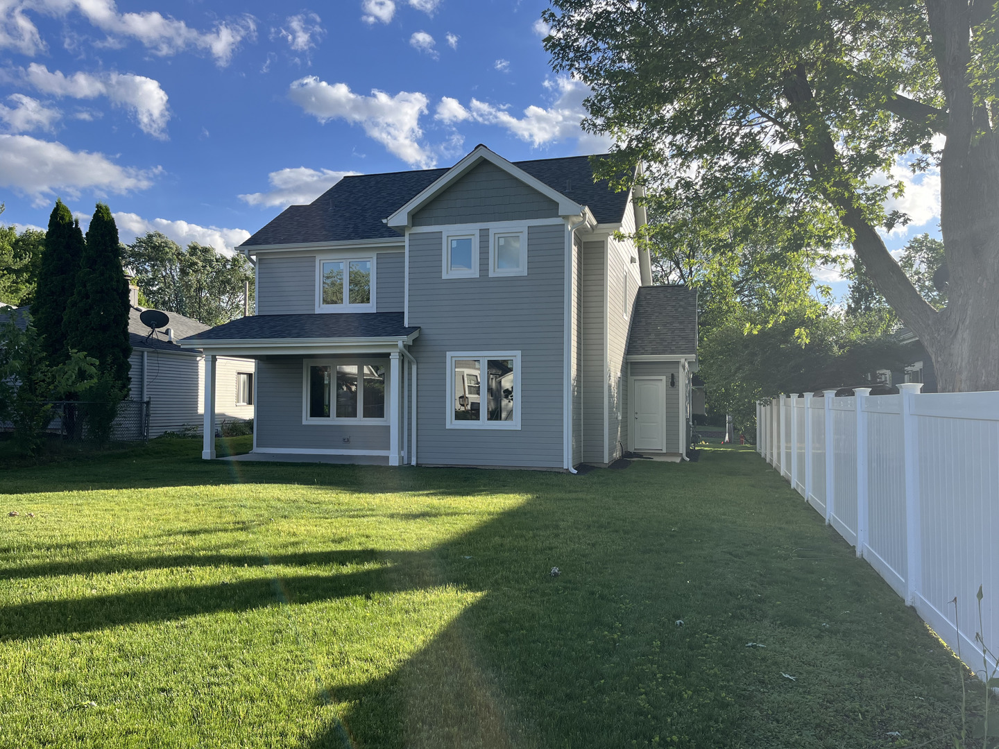 416 S 12th Avenue, St. Charles, IL 60174