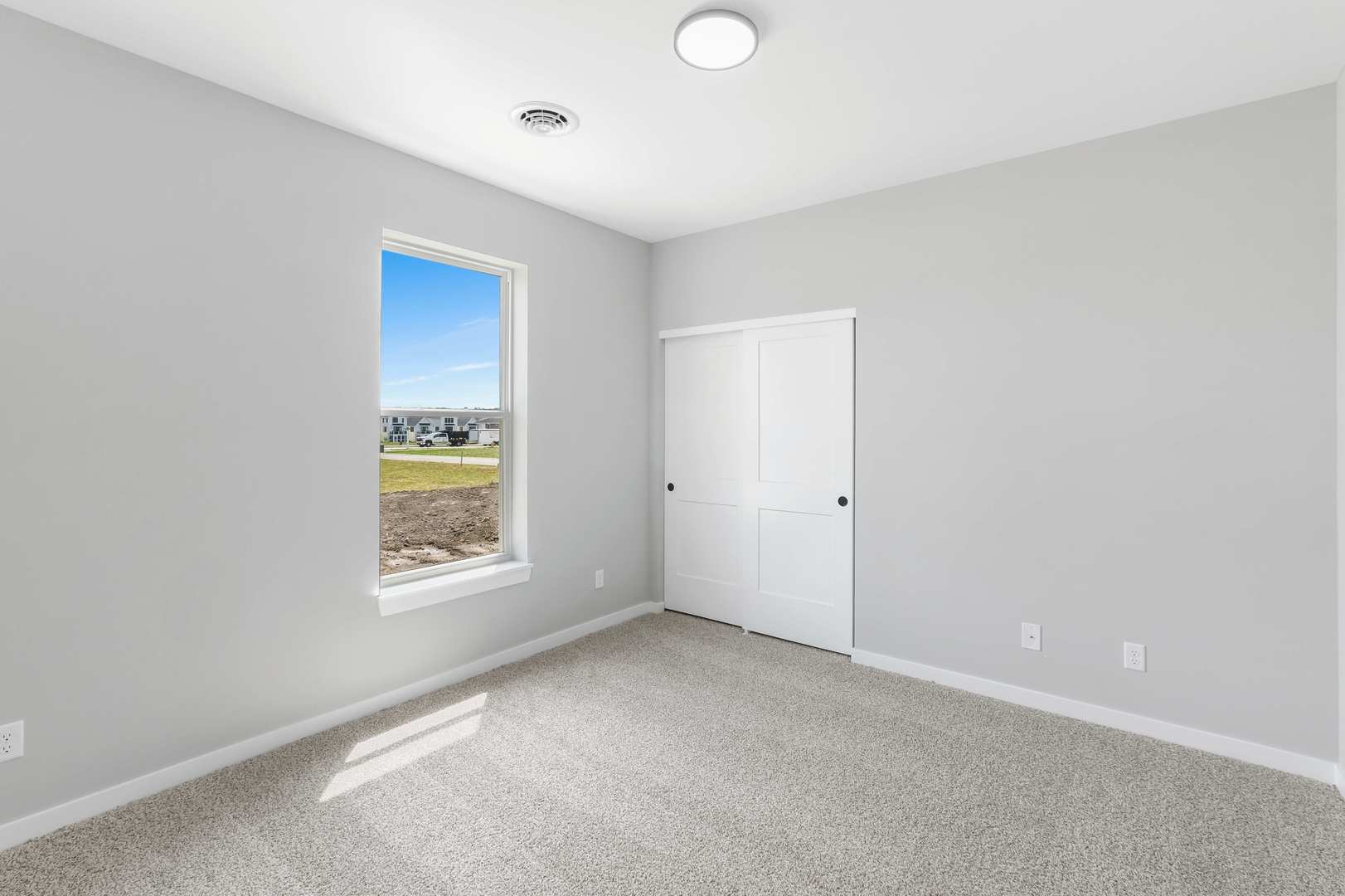 12 Redbud Row, Ottawa, IL 61350