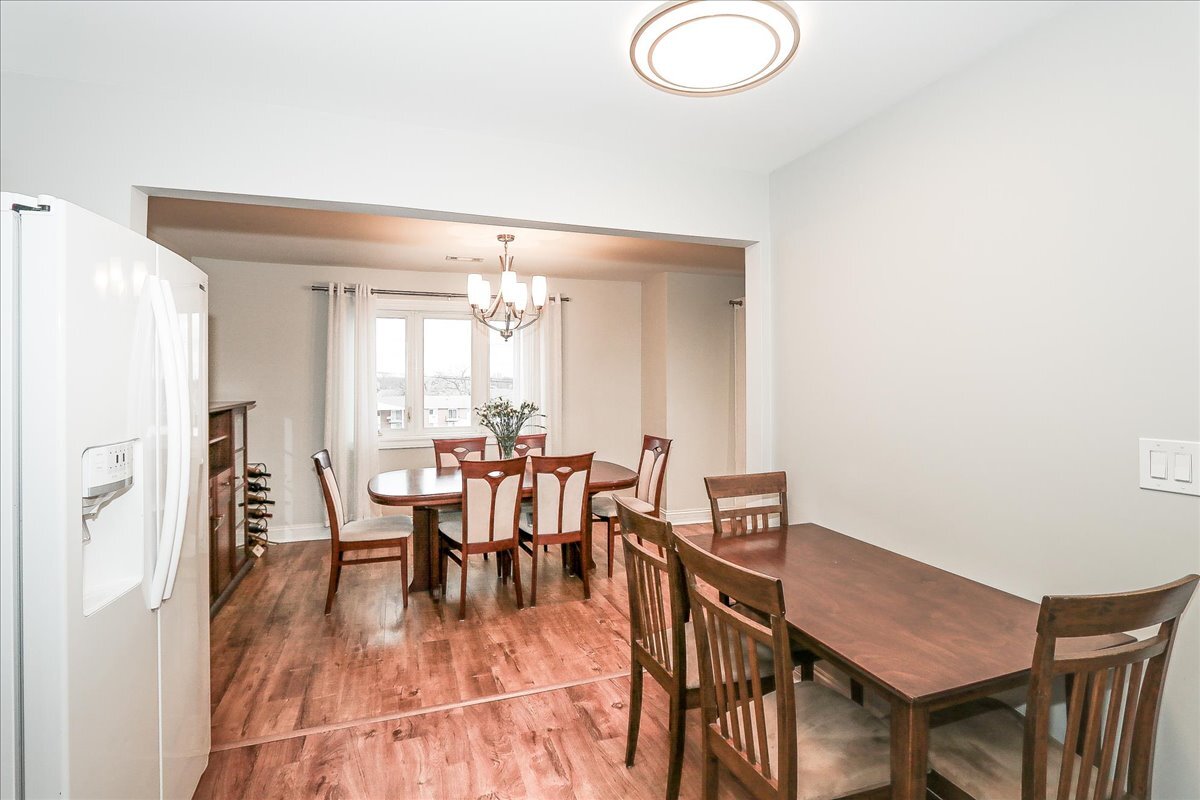 9375 LANDINGS Lane #405A, Des Plaines, IL 60016