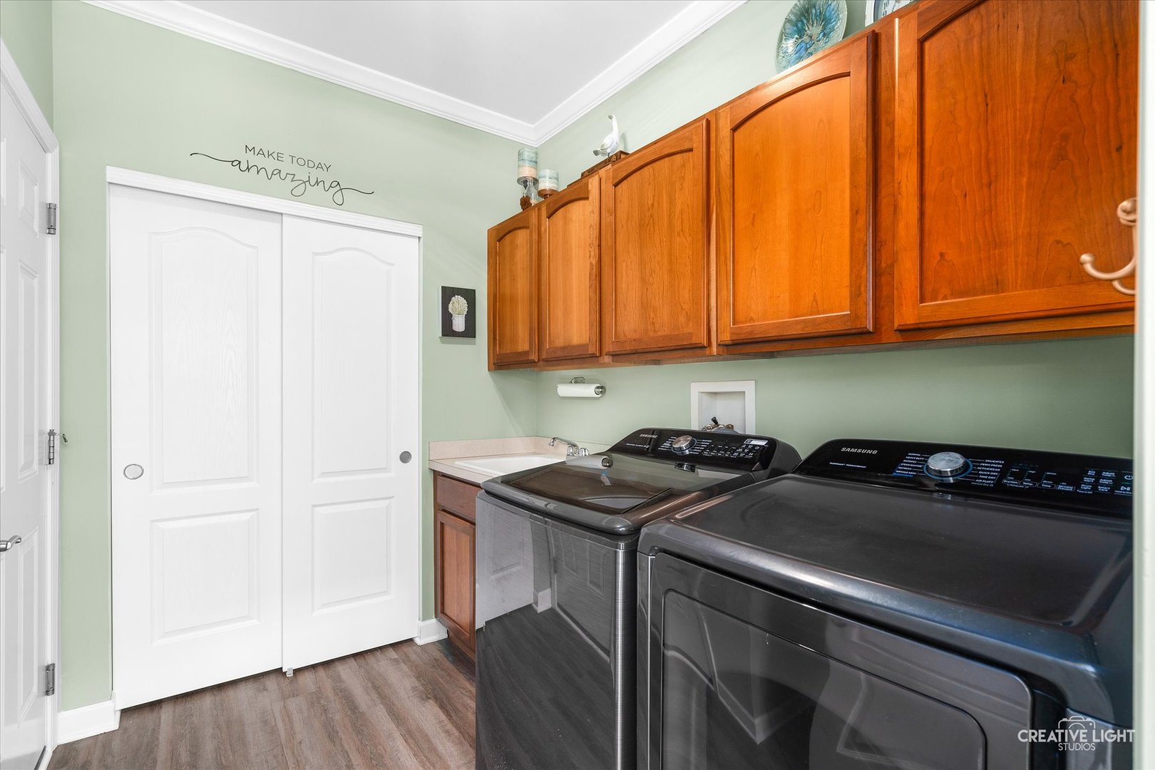 314 Bluegrass Parkway, Oswego, IL 60543