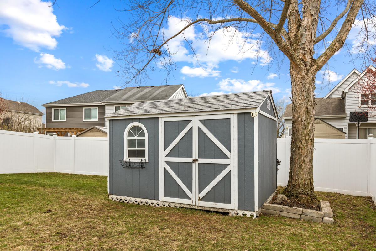 1511 N Pembroke Drive, South Elgin, IL 60177