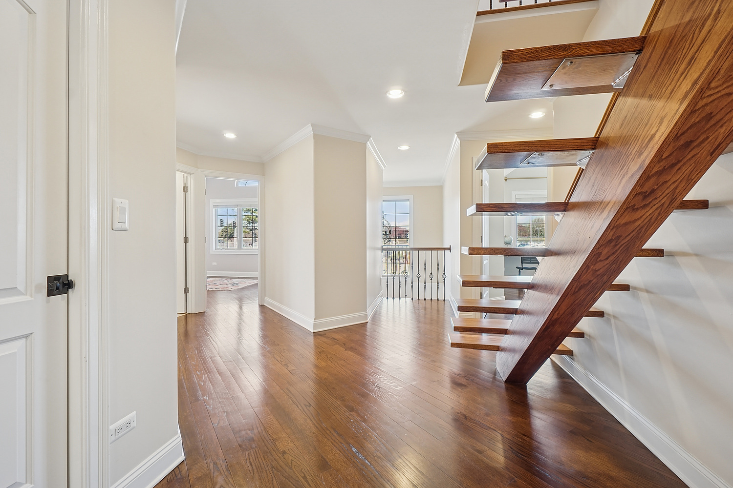 7039 Simpson Street, Morton Grove, IL 60053