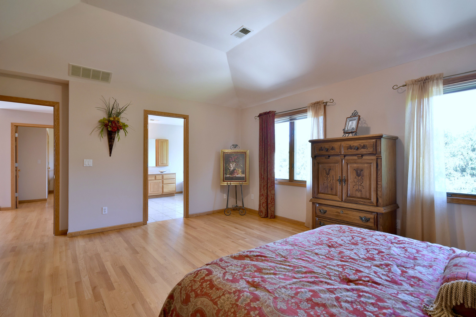225 Salem Drive, DeKalb, IL 60115