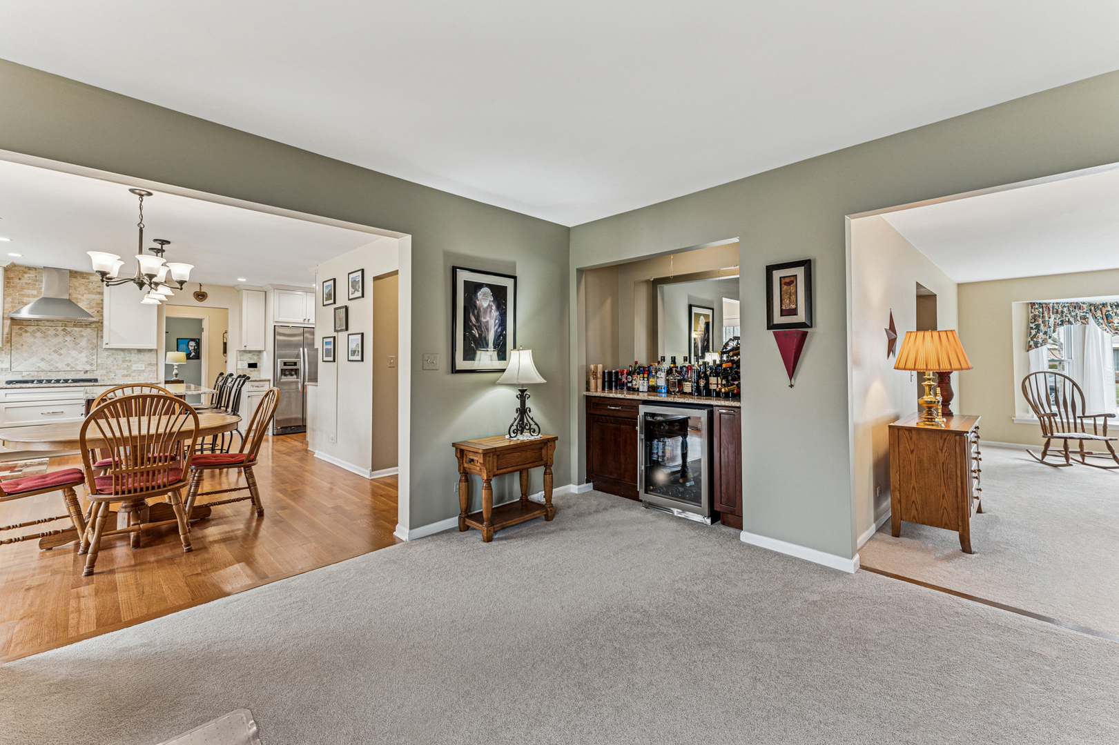 1000 Ponderosa Lane, Hoffman Estates, IL 60010