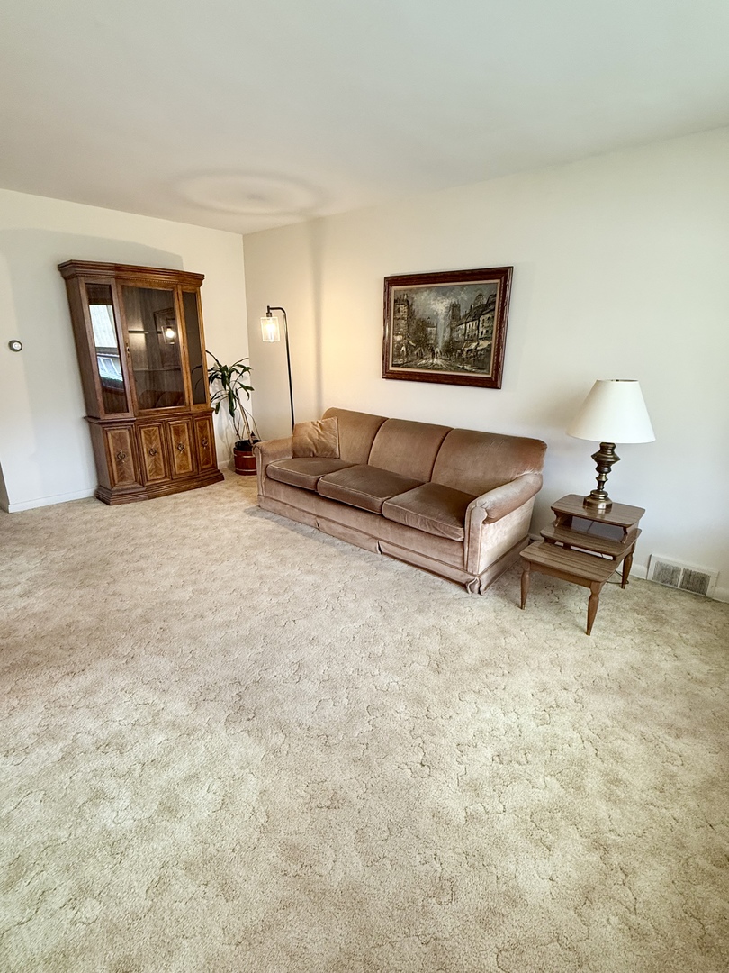 9945 S California Avenue, Chicago, IL 60655
