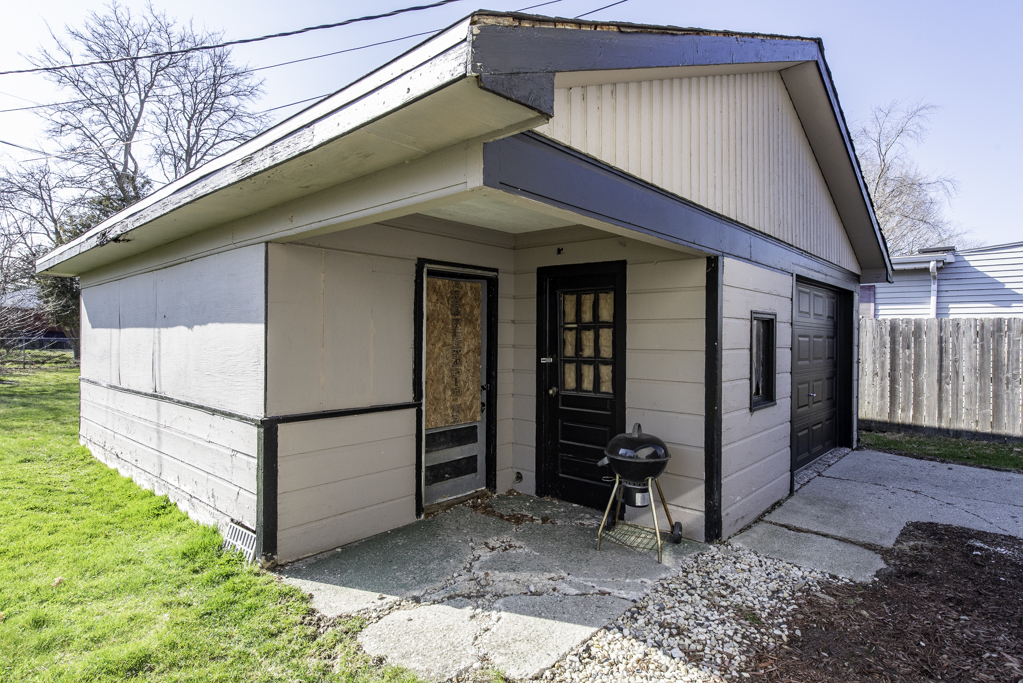 1206 Landon Avenue, Winthrop Harbor, IL 60096