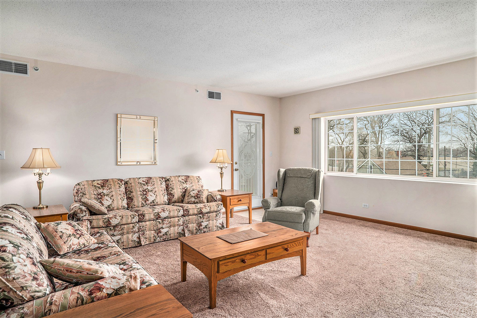 18216 Lange Street #3C, Lansing, IL 60438