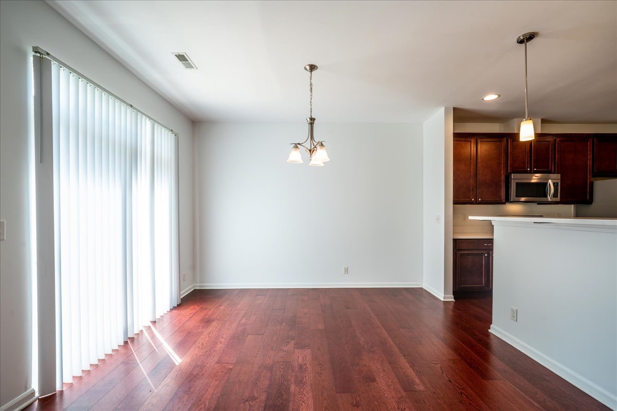 6N365 Whitmore Circle #A, St. Charles, IL 60174