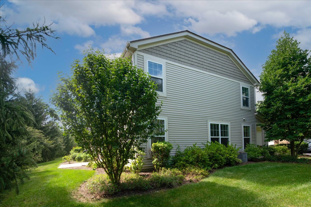 6N365 Whitmore Circle #A, St. Charles, IL 60174