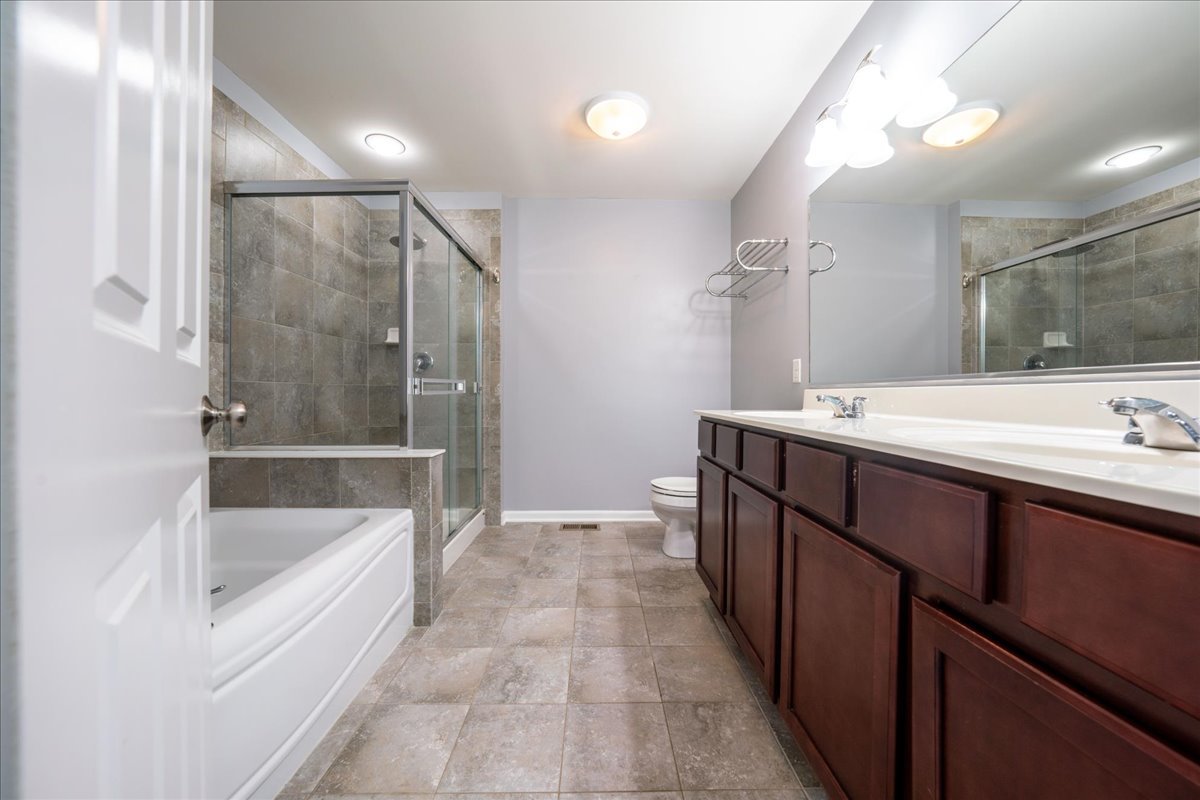6N365 Whitmore Circle #A, St. Charles, IL 60174