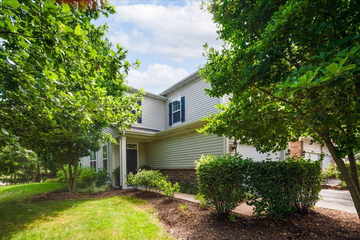 6N365 Whitmore Circle #A, St. Charles, IL 60174