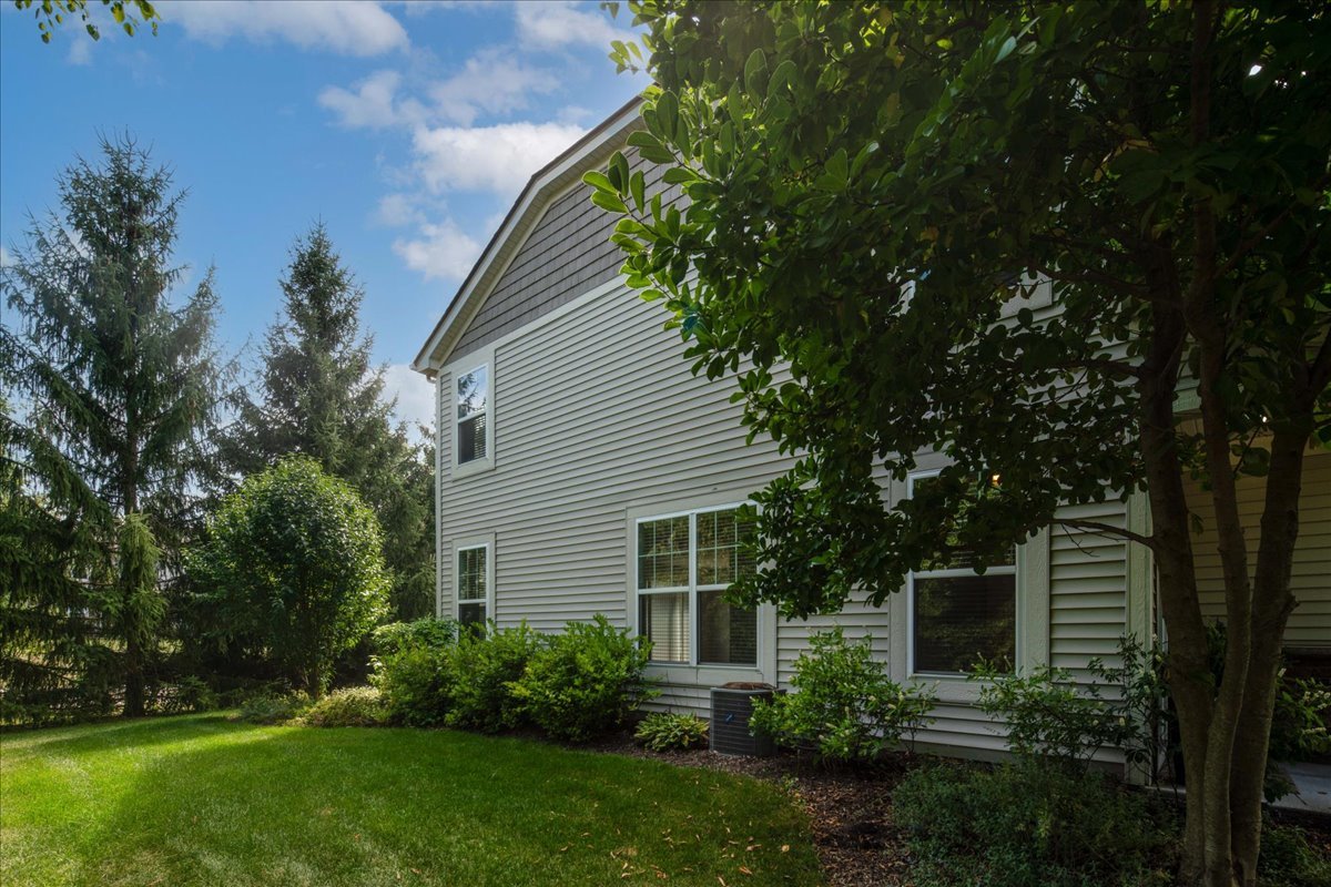 6N365 Whitmore Circle #A, St. Charles, IL 60174