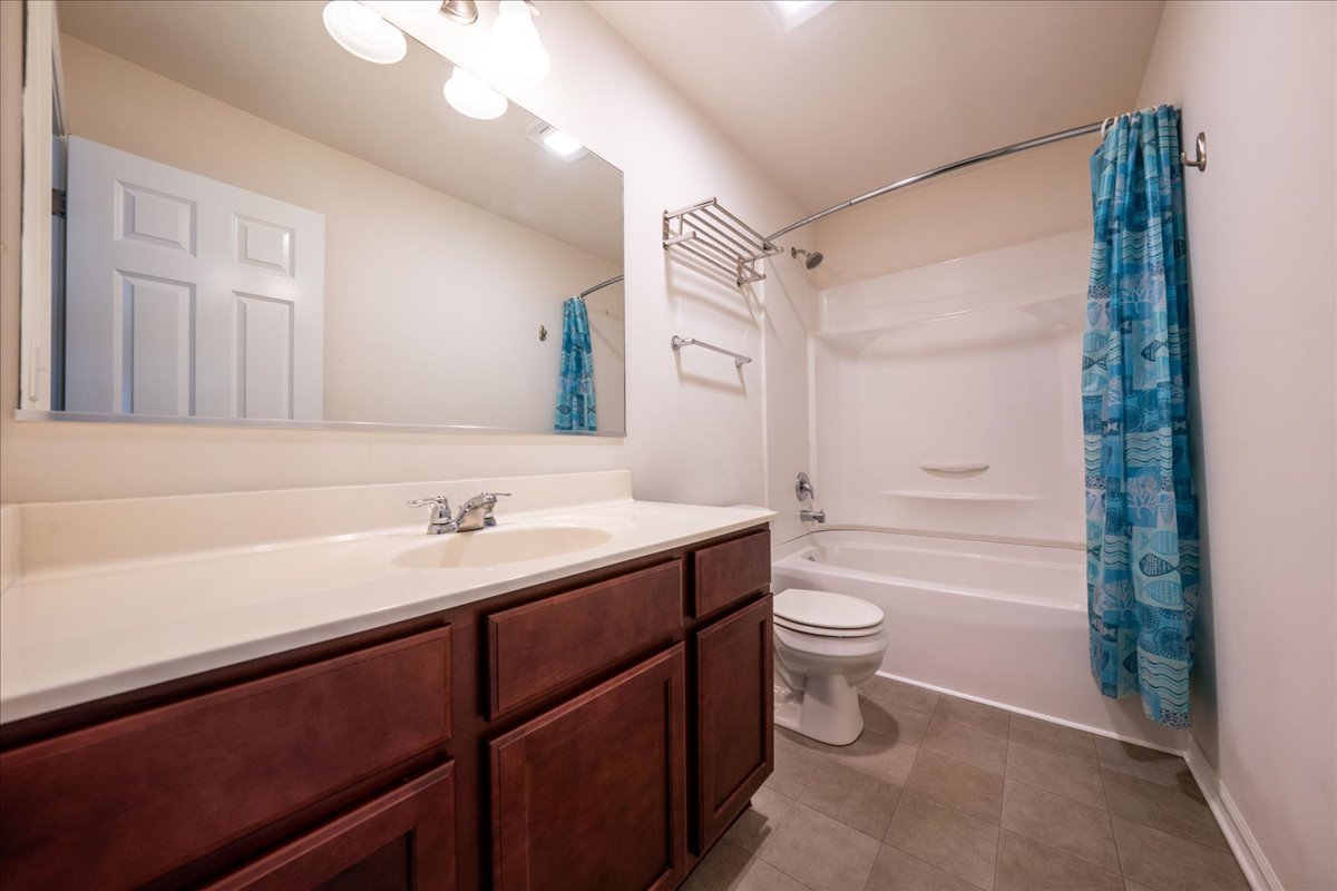 6N365 Whitmore Circle #A, St. Charles, IL 60174