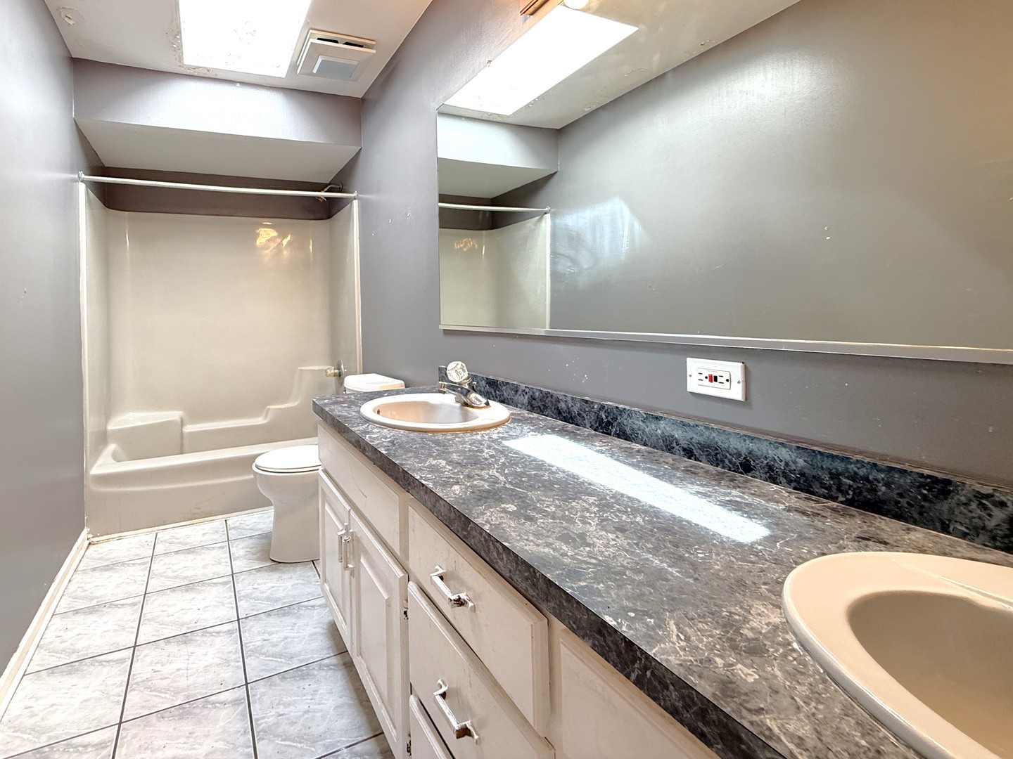 23021 Oakland Drive, Steger, IL 60475