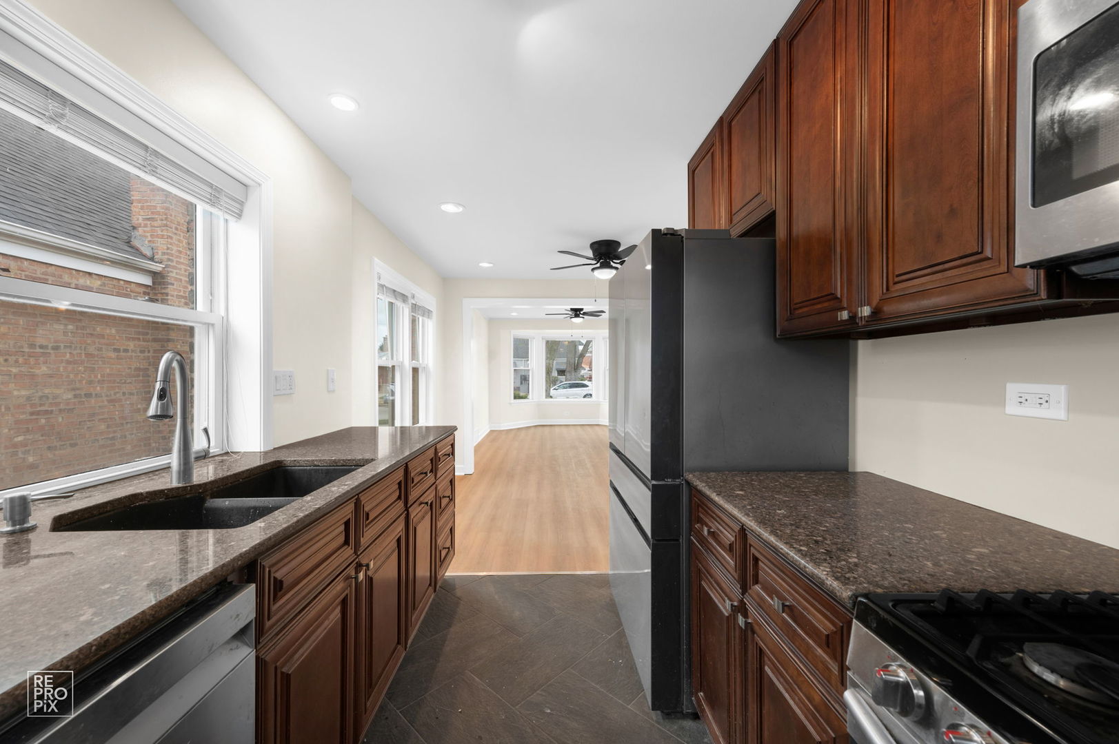 10605 S Troy Street, Chicago, IL 60655