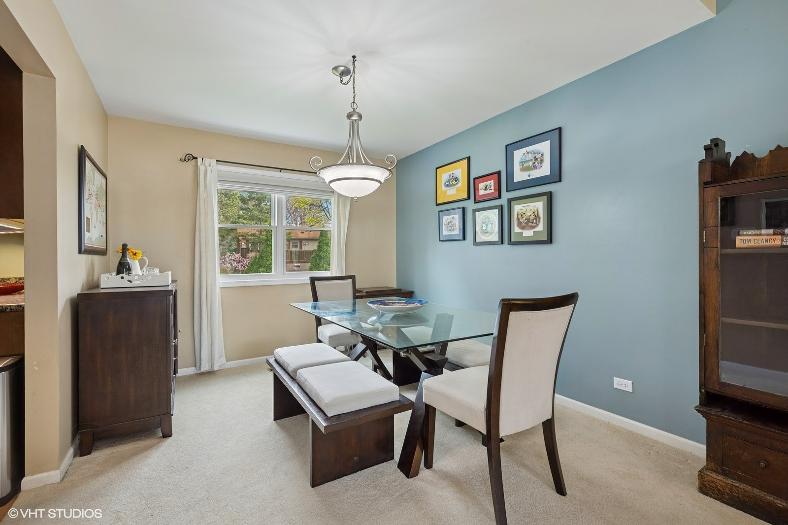 9 Manchester Lane, Vernon Hills, IL 60061