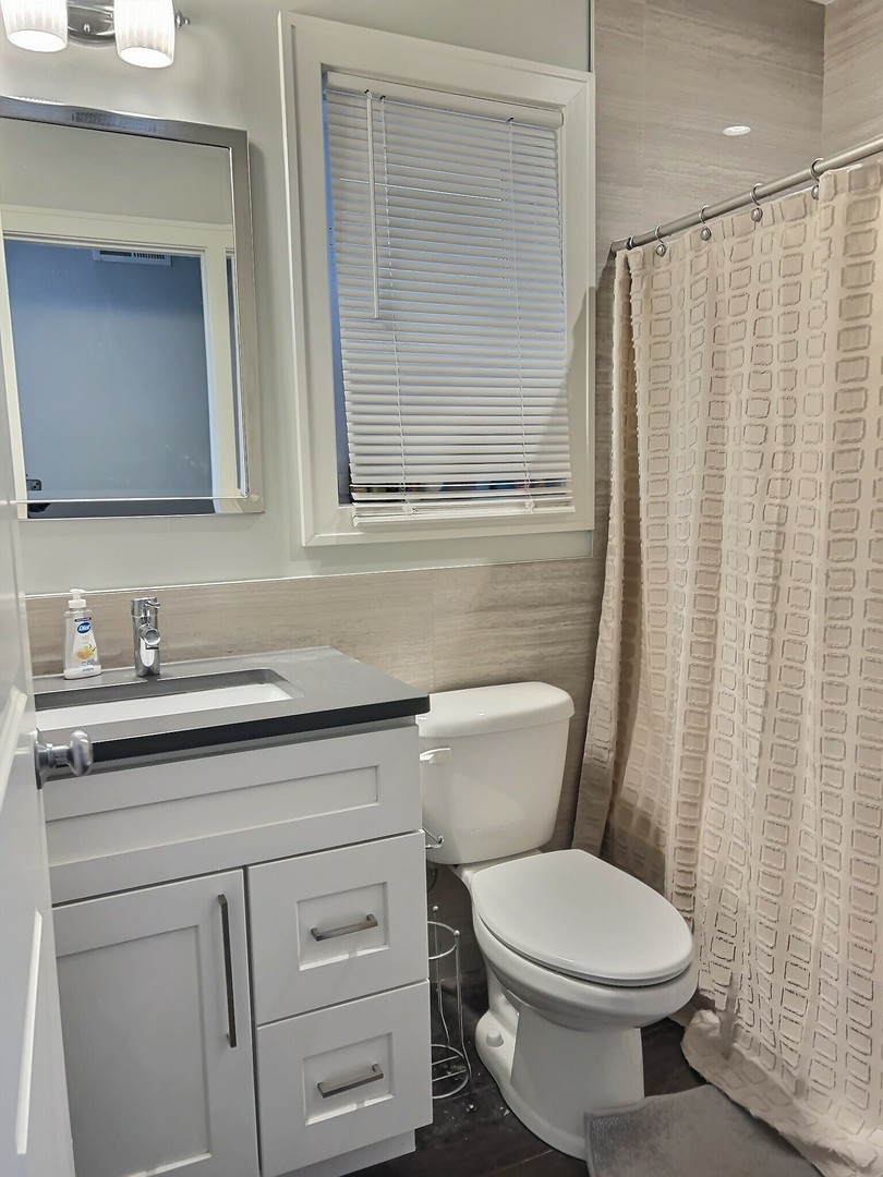 2538 N Southport Avenue #2R, Chicago, IL 60614