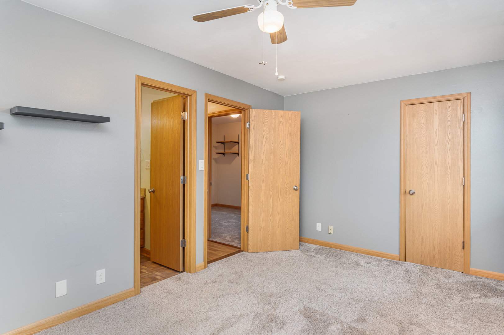2363 Carnation Drive #301D, Crest Hill, IL 60403