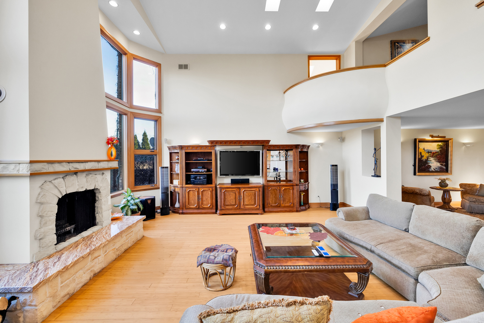8209 N Oleander Avenue, Niles, IL 60714
