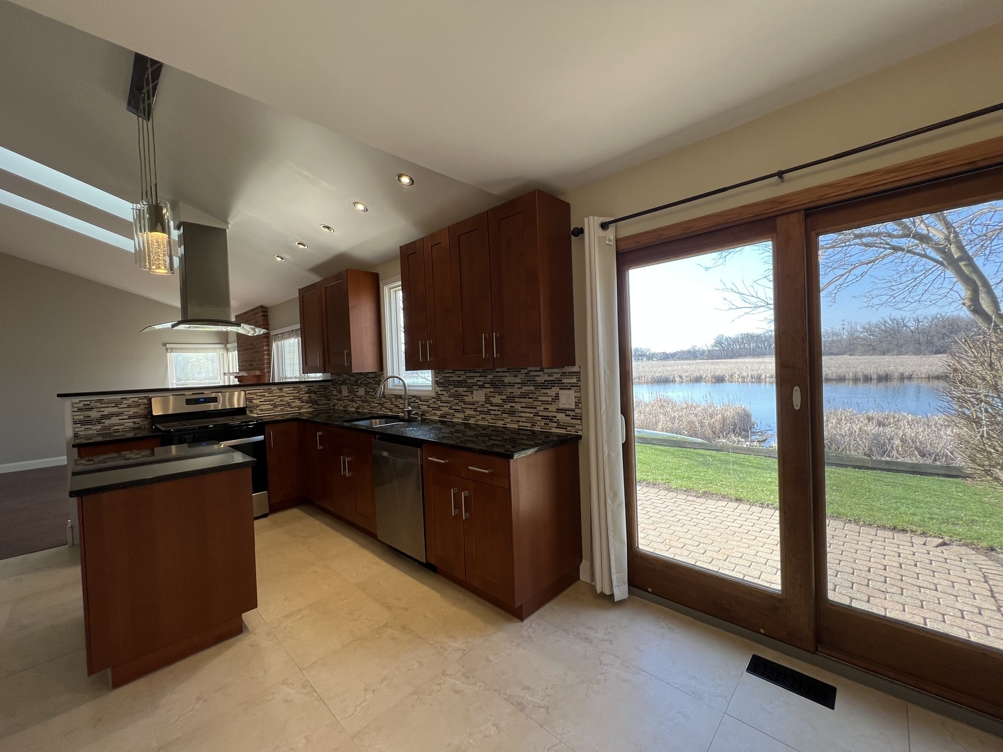 4360 Larkspur Lane, Lake In The Hills, IL 60156