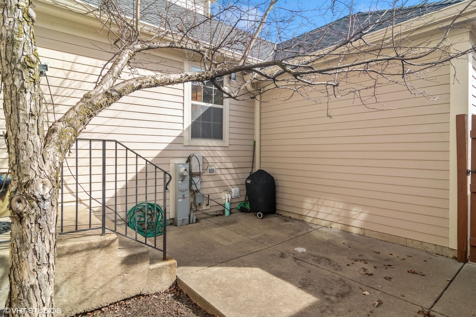 2211 Patriot Boulevard, Glenview, IL 60026