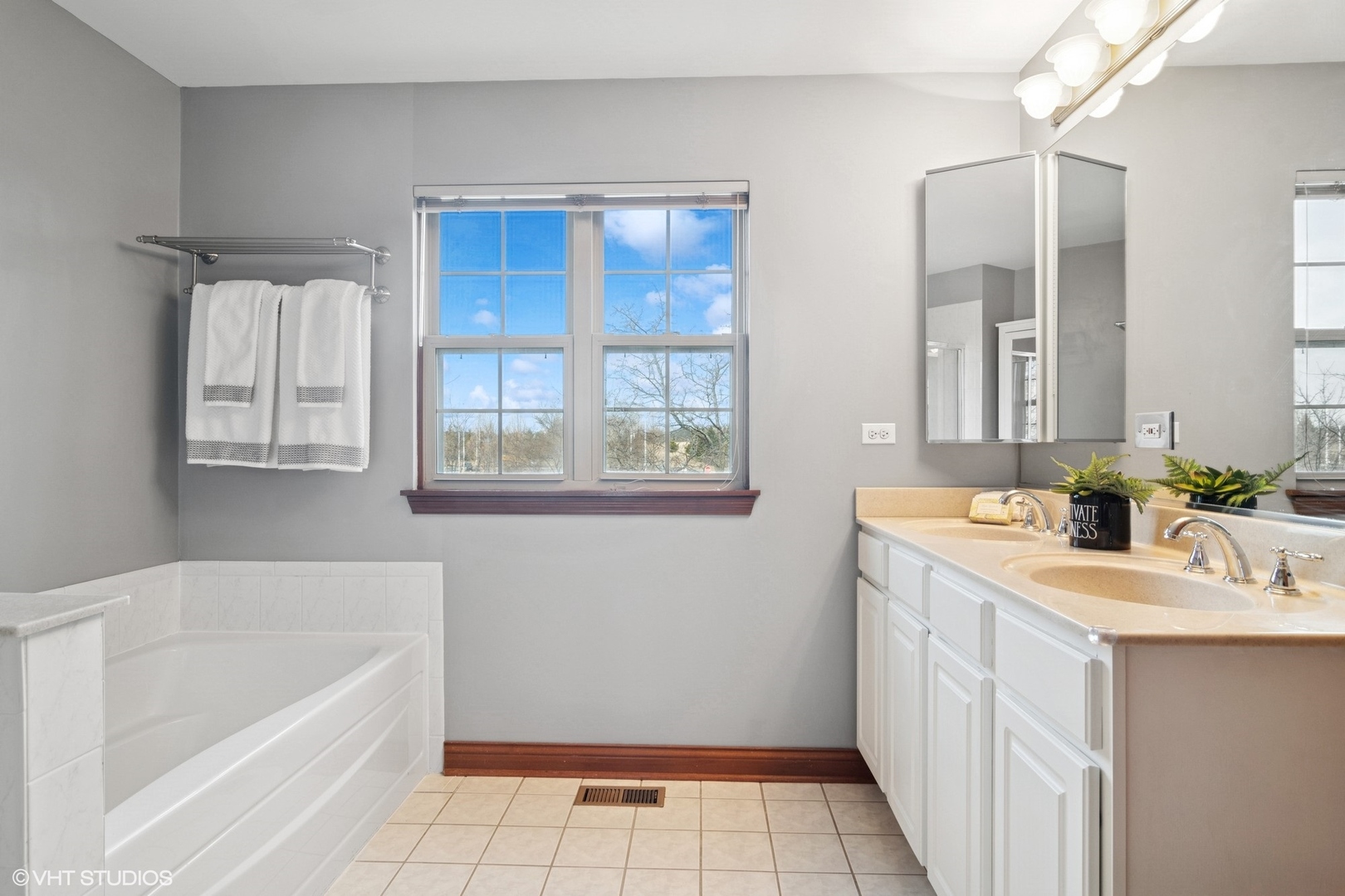2211 Patriot Boulevard, Glenview, IL 60026