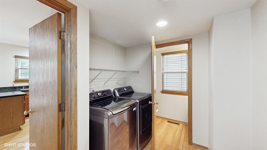 1747 Hickory Park Lane, Aurora, IL 60504
