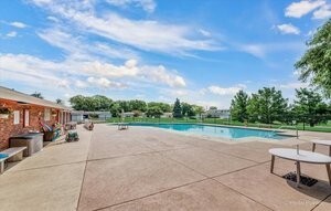 996 Shannock Lane, Schaumburg, IL 60193