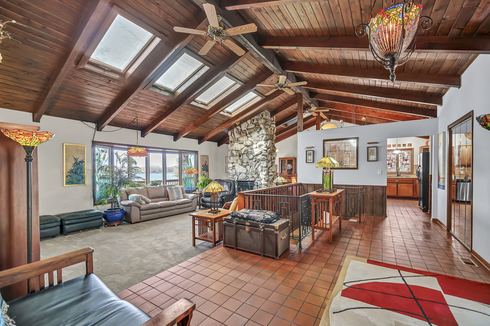 245 Banbury Road, Mundelein, IL 60060