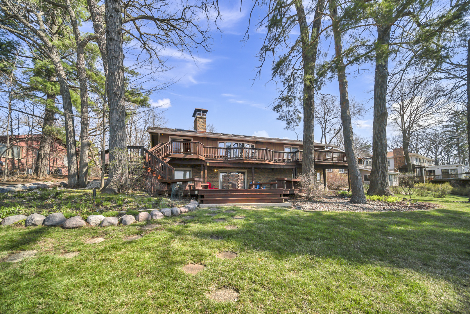 245 Banbury Road, Mundelein, IL 60060