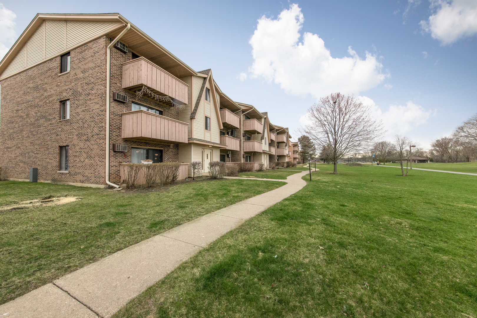 2 Echo Court #2, Vernon Hills, IL 60061