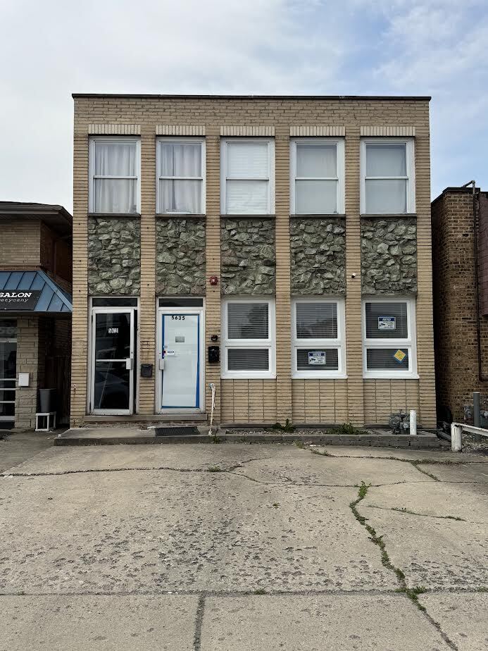 5631 W 79th Street, Burbank, IL 60459
