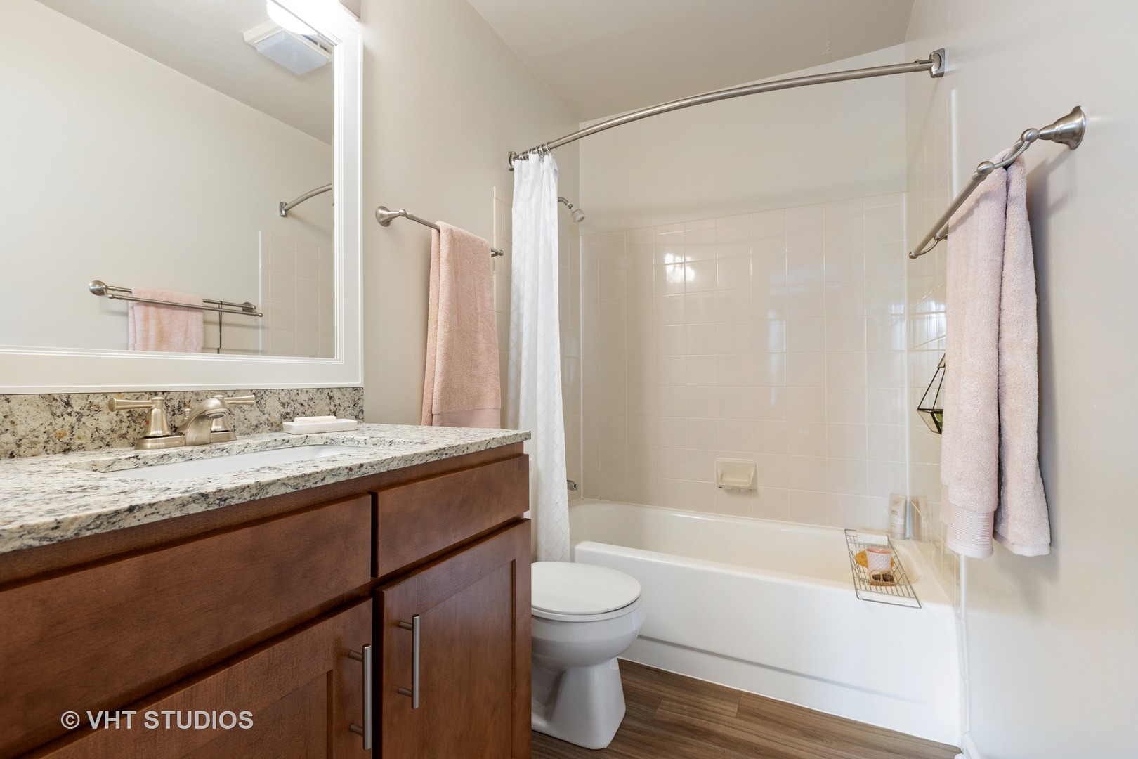 58 Sterling Circle #104, Wheaton, IL 60189