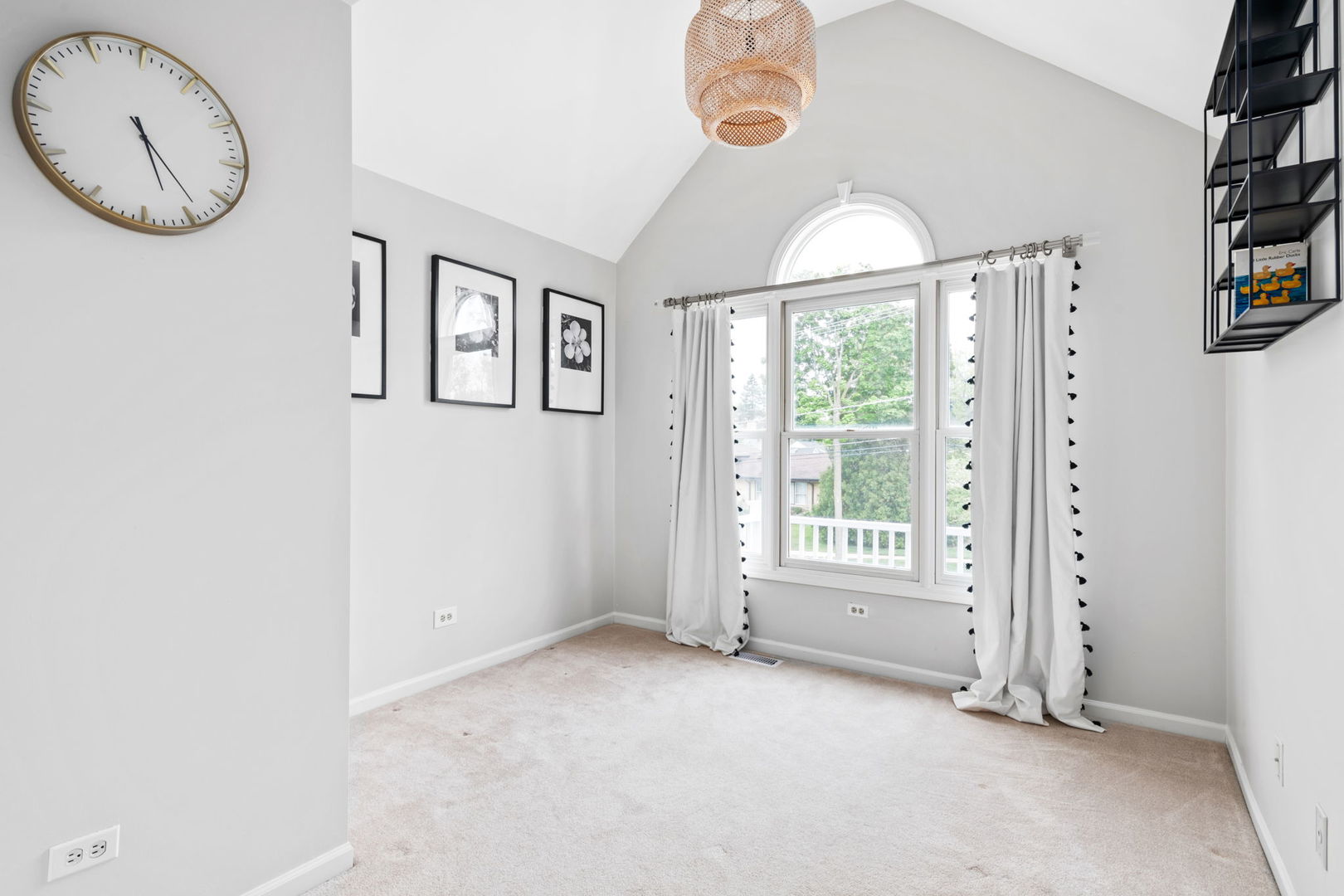 369 Hawthorne Boulevard, Glen Ellyn, IL 60137