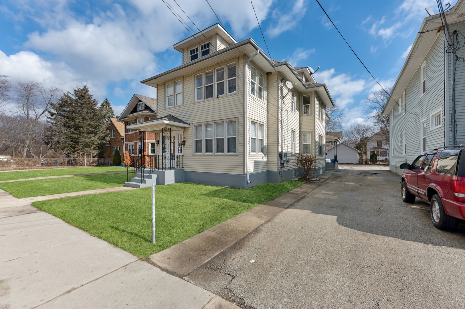123 Philippa Avenue, Waukegan, IL 60085