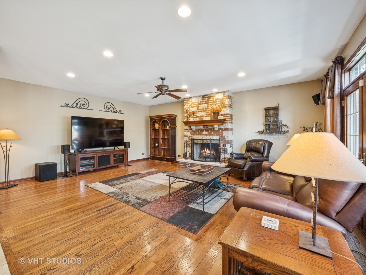 260 N Forest Drive, Addison, IL 60101