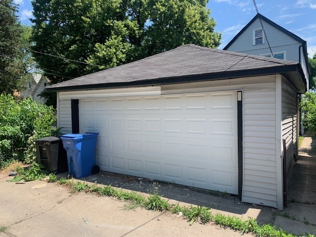 8638 S Burnham Avenue, Chicago, IL 60617