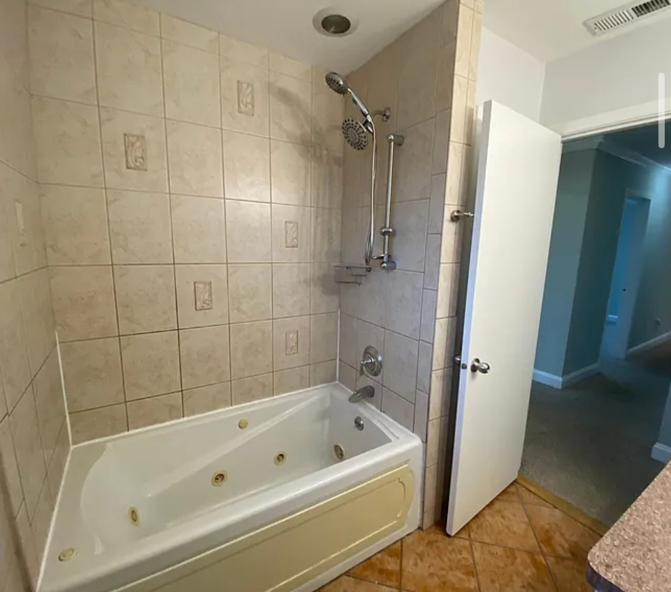 8063 W Churchill Avenue, Niles, IL 60714