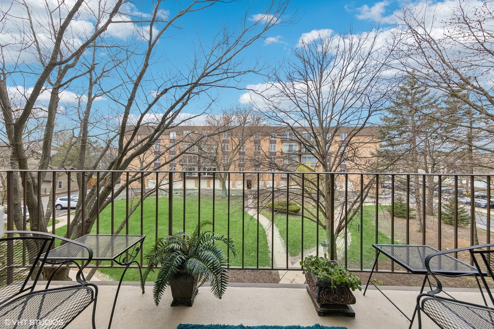 445 N Park Boulevard #3D, Glen Ellyn, IL 60137